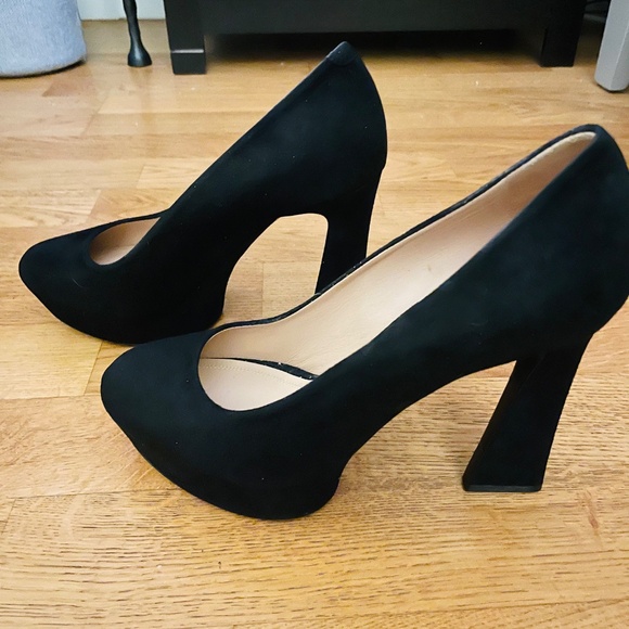 NBW Celine Black suede heels size 8.5 - Picture 2 of 7
